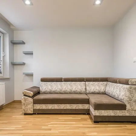 48m W Centrum Grojca Grojec (Masovia)